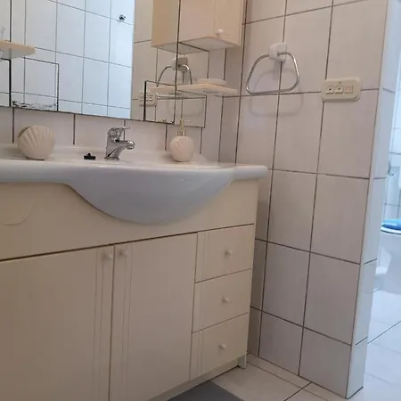 Apartmani Ljuba Rogoznica  Exterior foto